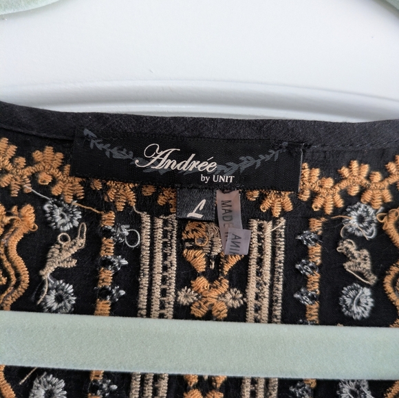 Andree‎ By Unit Embroidered Floral Top Tunic Gray - Picture 2 of 9